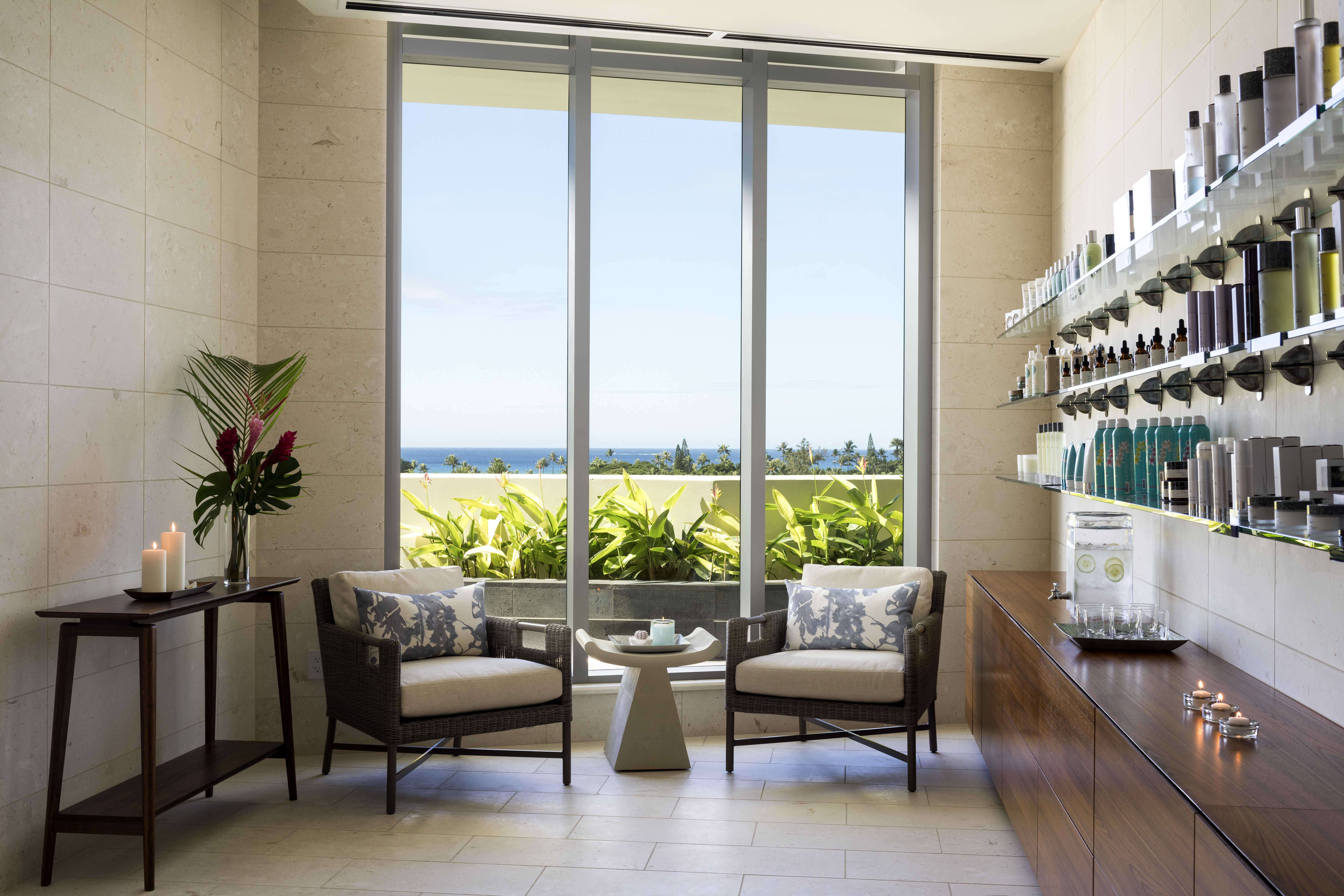 The spa's décor carries on the resort’s sleek, sophisticated style, and the ocean is perfectly framed through picturesque windows and from outdoor terraces.