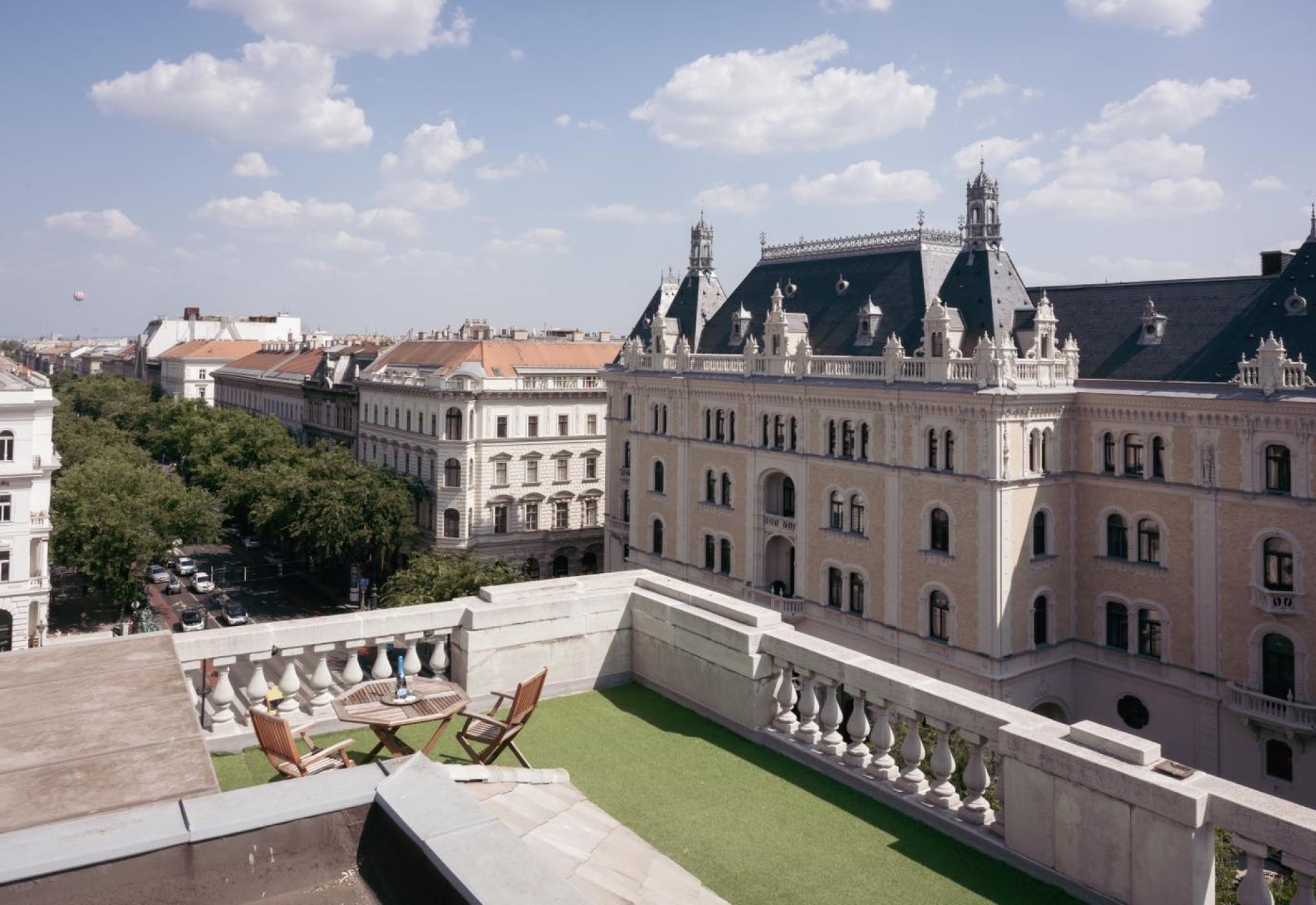 Best district to stay in Budapest – discover an experience, not just a hotel